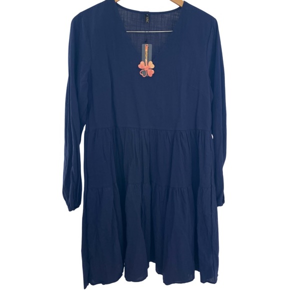 Women’s Shift Dress Bell Sleeve V-Neck Loose Dress with Pockets - Picture 2 of 3